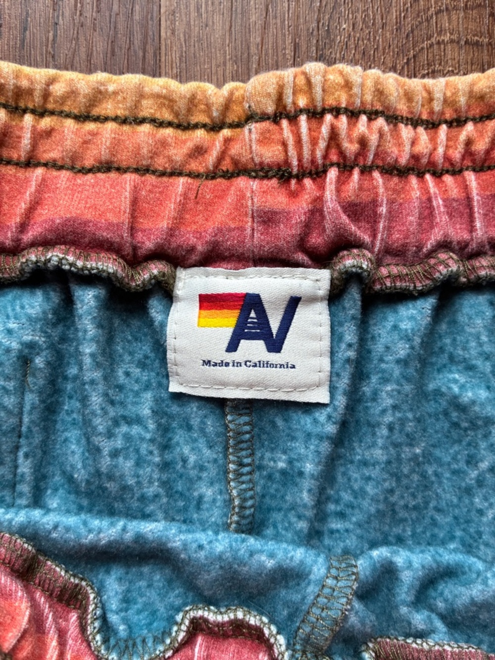 Women’s Aviator Nation Retro Rainbow Striped Women's Shorts size small - Picture 2 of 4